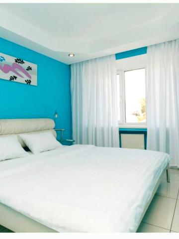 Хорошая двухкомнатная квартира возле метро Дворец Спорта