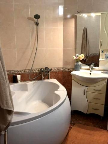 Белгород-Днестровский 3-х ком.кв.90 кв.м, своя котельная+подвал