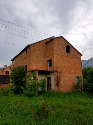 Продається будинок у м. Жовква