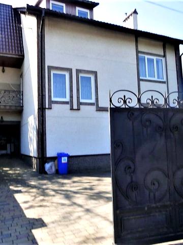 Самбірська, 69