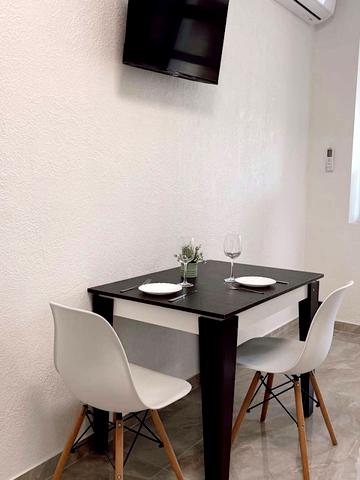 Красивая чистая квартира с современным ремонтом. Рядом центр и областная больница