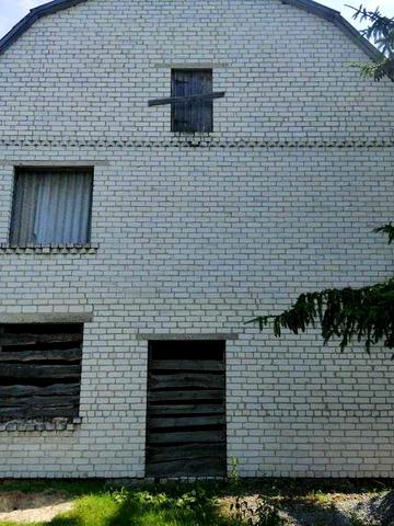 Продаж двоповерхового будинку