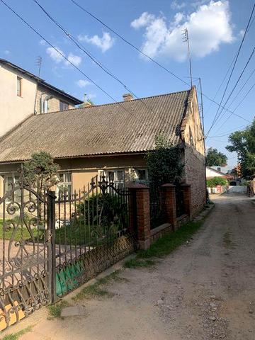 Продається частина будинку