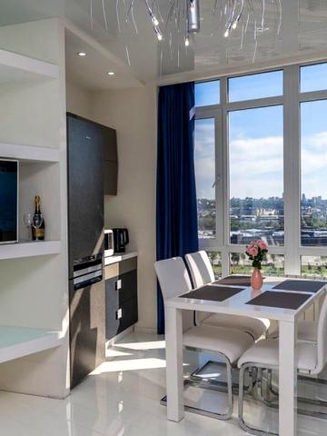 Стильные панорамные апартаменты на берегу Днепра Оболонь