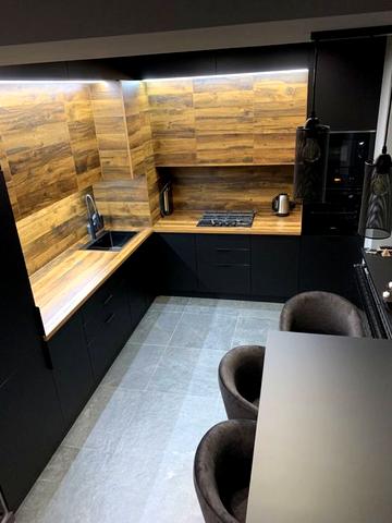 Продам VIP квартира сталинка центр города