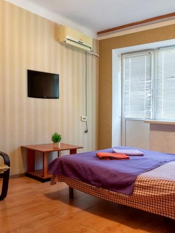 Квартира в центре прямо возле метро Кловская и Александровской больницы