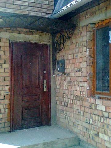 Продається дачний будинок з земельною ділянкою