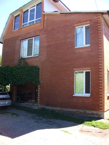 Двухэтажный дом с отдельными входами