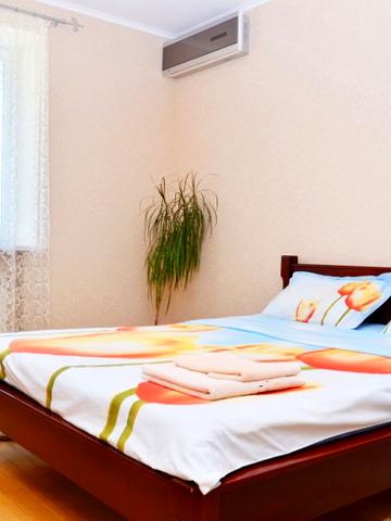 Квартира возле станции метро Левобережная