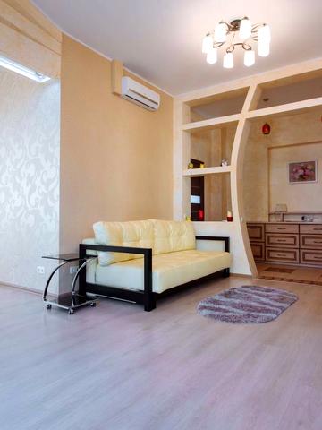 Хрещатик вул. (Kreschatic), 23