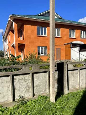 Продам таунхаус с коммуникациями.