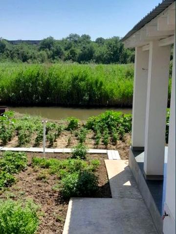 Капитальная дача со своим водоемом в пригороде Одессы