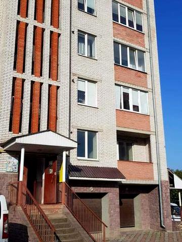 дворівнева сира 3-кімнатна квартира