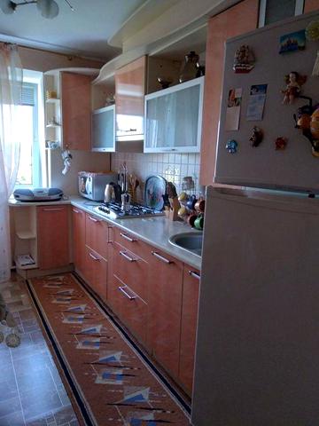 Продам 3-х кімнатну квартиру ЖК -