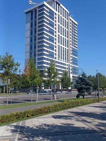 Набережна Перемоги вул., 40-Д