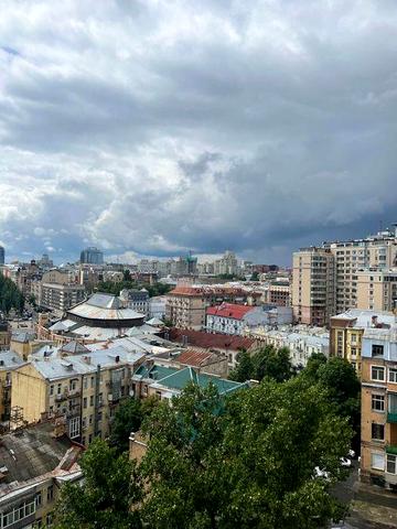 Продаж квартири на Кропивницького, 8 , центр Києва