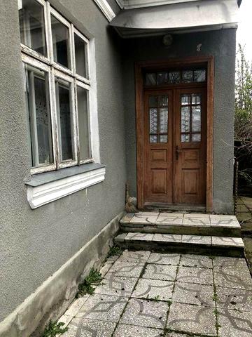 Продаж  житлового будинку з літньою кухнею