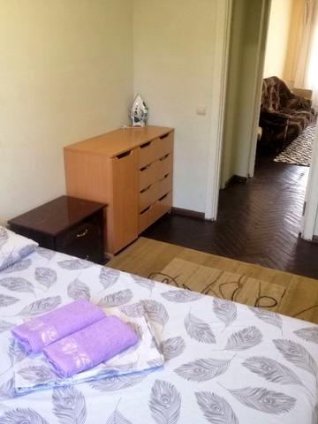 Уютная двухкомнатная квартира возле метро