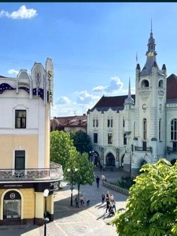 Продаж чотирьох кімнатної квартири в центральній частині м. Мукачево