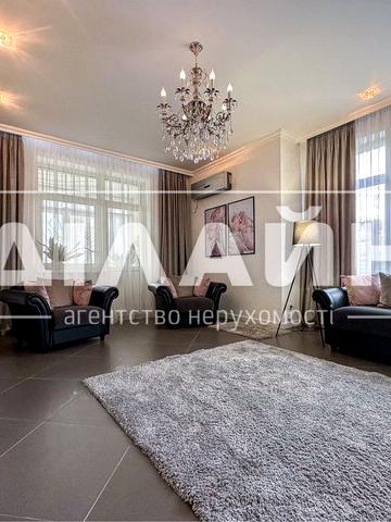 Просторная 100 м квартира в ЖК Ренесанс ЖК Ренесанс