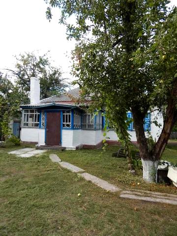 Продається будинок в с.Броварки. Знаходиться в 124км від Київа