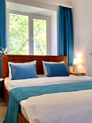 Малахит. Дизайнерская квартира сети Alex Apartmets