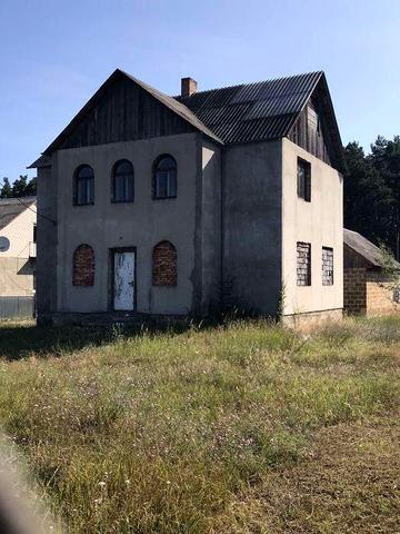 Двоповерховий будинок