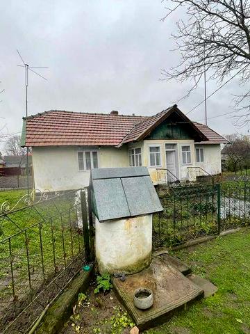 Продається будинок у селі Черневе, за 16 км до польського кордону