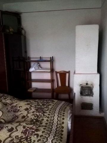 Земельні ділянки і дім котеджного типу