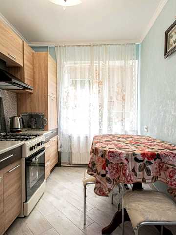 15 Квітня вул., 4