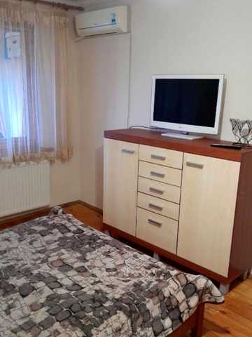 Михайла Грушевського вул., 72