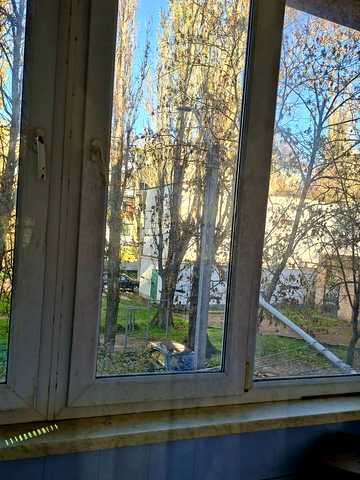 Князя Володимира Великого просп., 85