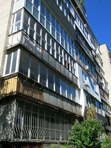 Василя Тютюнника вул. (Анрі Барбюса), 5-Б