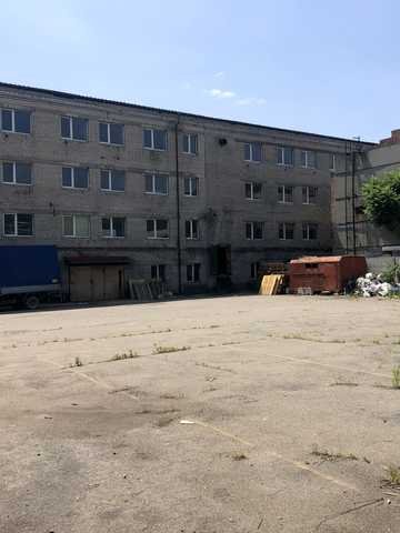 Ударників вул., 27