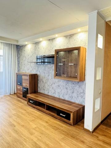 Космонавтів вул., 27