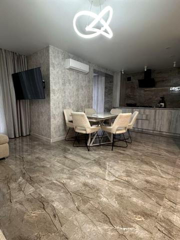 Героїв Дніпра вул., 6