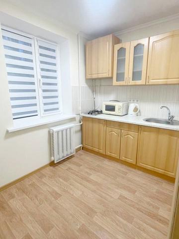 Героїв України просп. (Героїв Сталінграду), 75б