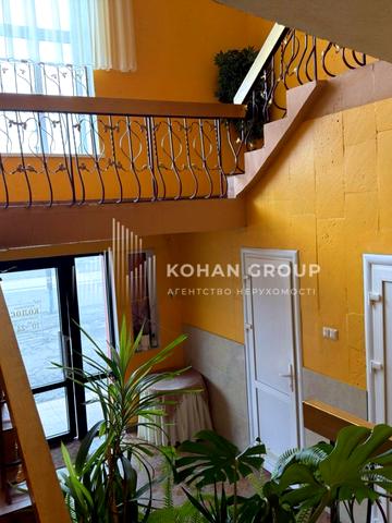 Грушевського вул., 61