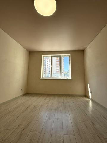 Озерна вул., 4