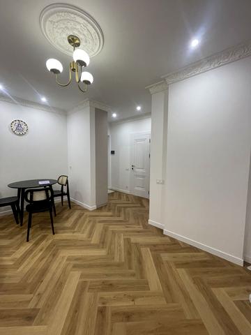 Льонокомбінатівська вул., (Будинок 1)