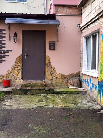 Кременчуцька вул., 7