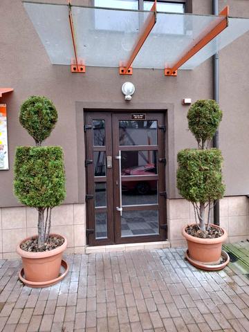 Бельведерська вул., 32а