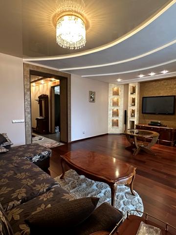 Короля Данила вул., 17а