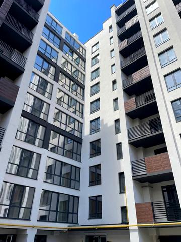 Довженка вул., (Будинок)