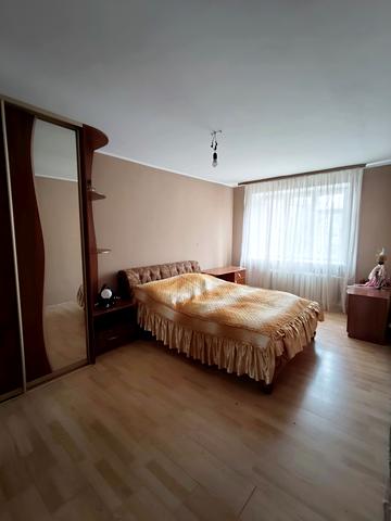 Відінська вул., 25