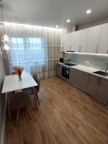 Академіка Сахарова вул., 3-Е