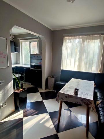 Небесної Сотні просп. (Маршала Жукова), 13