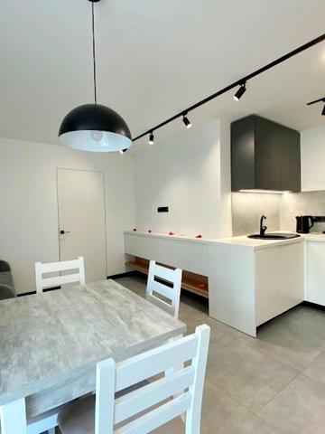 Степана Бандери вул., 77-Б