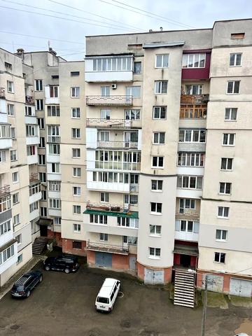 Пасічна вул., 38