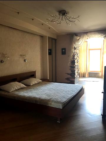 Тіниста вул., 15